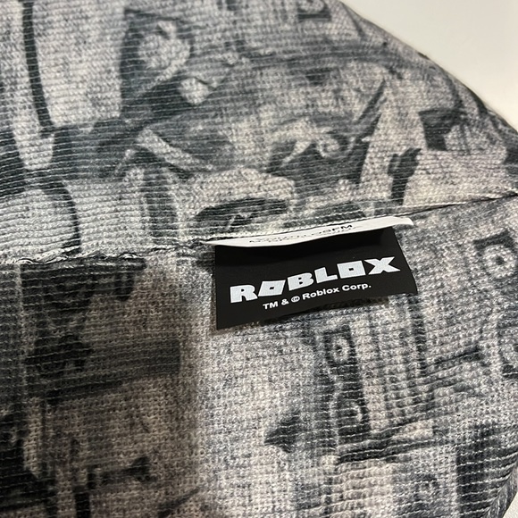 Kids Roblox Reversible Knit - Picture 5 of 11